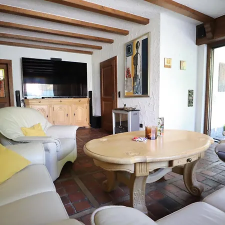 Mit Schwimmbad, Whirlpool & Sauna Am Nuerburgring