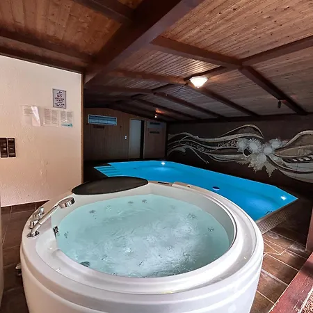 Mit Schwimmbad, Whirlpool & Sauna Am Nuerburgring Prázdninový dům *