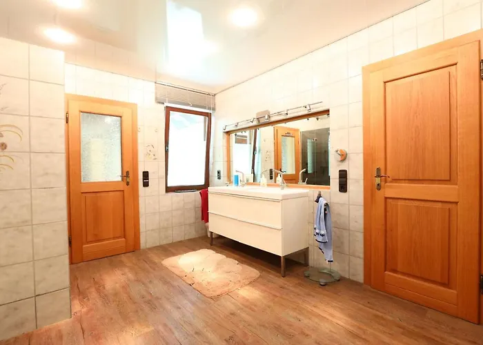 Mit Schwimmbad, Whirlpool & Sauna Am Nuerburgring 度假居 *