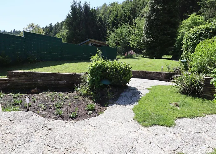 Mit Schwimmbad, Whirlpool & Sauna Am Nuerburgring